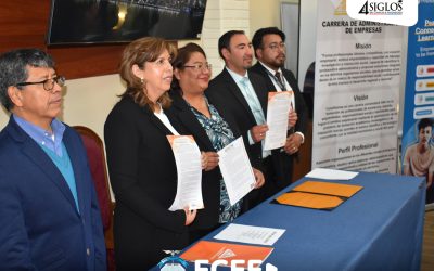 FIRMA DE CONVENIO ENTRE TALK ENGLISH Y LA CARRERA DE ADMINISTRACION DE EMPRESAS