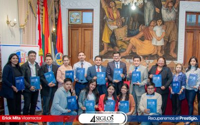 INGENIERÍA COMERCIAL REALIZA EL LANZAMIENTO  DE LA REVISTA BUSINESS INSIGTHS