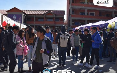 «EXPOADMI» DESTACA A JÓVENES EMPRENDEDORES DE LA FCCE